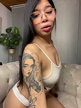 Snapshot of Maddy_Piink chatting on September 12, 11:04 pm Maddy Piink online show from September 12, 11:04 pm