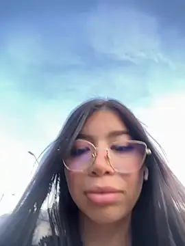 Snapshot of Maddy_Piink chatting on November 7, 9:52 pm Maddy Piink online show from November 7, 9:52 pm