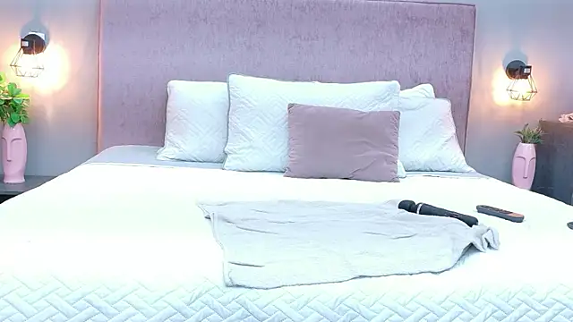 Snapshot of Camila_Hill_ chatting on January 8, 1:17 pm Camila Hill online show from January 8, 1:17 pm