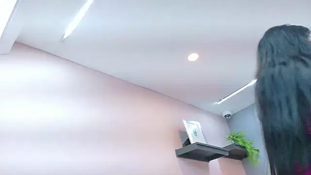 Snapshot of Camila_Hill_ chatting on January 13, 1:15 pm Camila Hill online show from January 13, 1:15 pm