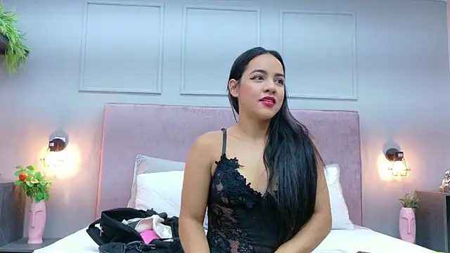 Snapshot of Camila_Hill_ chatting on January 7, 1:16 pm Camila Hill online show from January 7, 1:16 pm