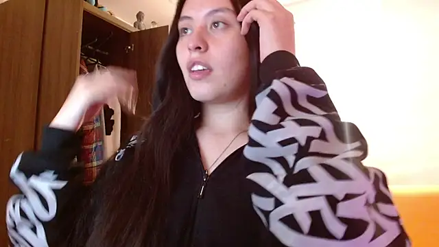 Snapshot of madissooon__ chatting on November 14, 4:05 am madissooon online show from November 14, 4:05 am