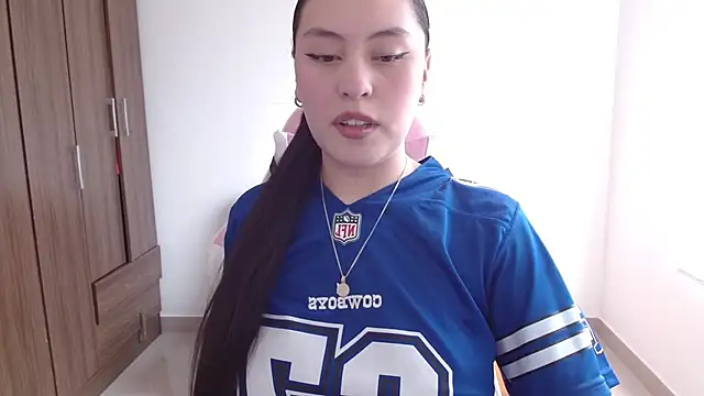 Snapshot of madissooon__ chatting on November 5, 6:11 pm madissooon online show from November 5, 6:11 pm