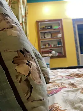 Johncockhot13690 online show from April 12, 7:06 pm