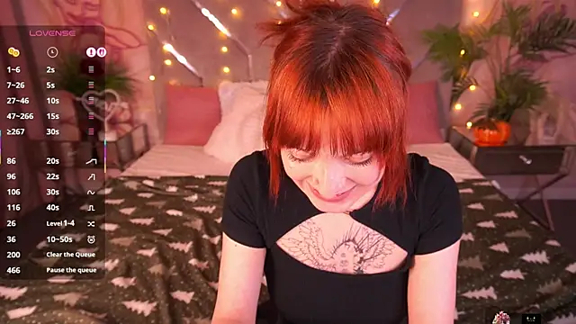 Snapshot of Pixie_Peachh chatting on February 5, 10:49 pm Pixie Peachh online show from February 5, 10:49 pm