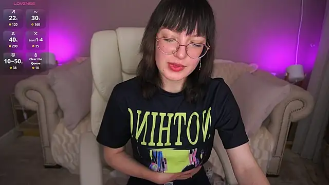 Snapshot of Pixie_Peachh chatting on September 30, 1:17 pm Pixie Peachh online show from September 30, 1:17 pm