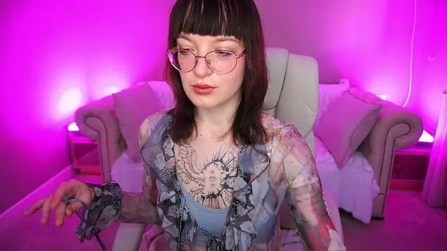 Snapshot of Pixie_Peachh chatting on November 2, 7:02 am Pixie Peachh online show from November 2, 7:02 am