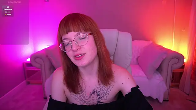 Snapshot of Pixie_Peachh chatting on November 22, 11:03 pm Pixie Peachh online show from November 22, 11:03 pm