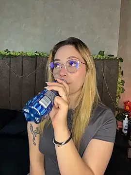 LanaMills  online show from March 6, 4:18 am