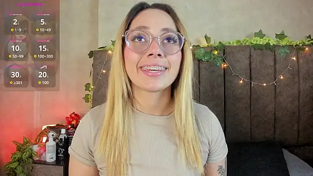 LanaMills  online show from March 17, 5:21 am