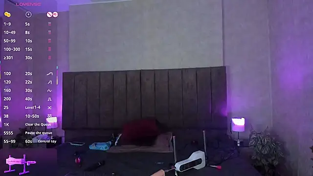 LanaMills  online show from December 22, 5:40 am