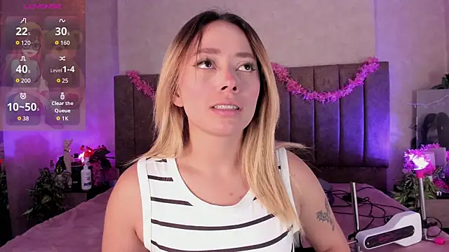 LanaMills  online show from May 8, 5:11 am