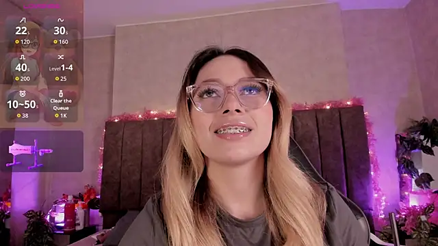 LanaMills  online show from July 20, 5:26 am