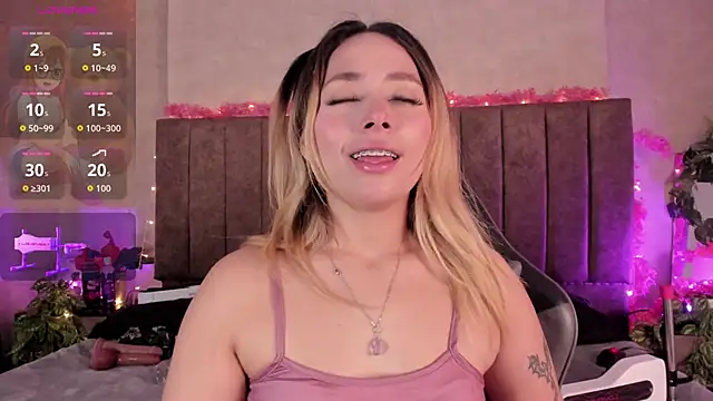LanaMills  online show from June 12, 3:48 am