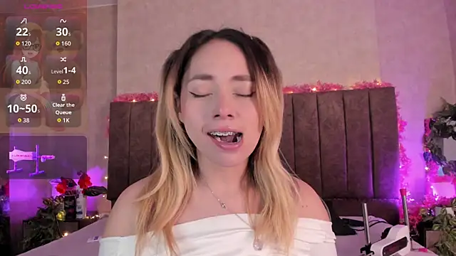 LanaMills  online show from June 25, 4:21 am