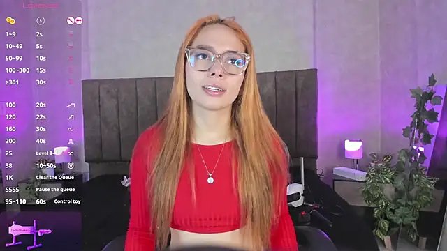 Snapshot of LanaMills_ chatting on October 2, 3:54 am LanaMills online show from October 2, 3:54 am