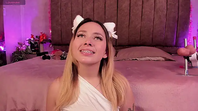 LanaMills  online show from July 9, 4:46 am