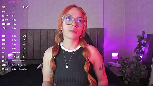 Snapshot of LanaMills_ chatting on September 26, 5:03 am LanaMills online show from September 26, 5:03 am