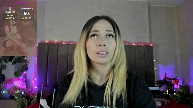 LanaMills  online show from June 11, 3:25 am