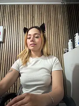 LanaMills  online show from April 1, 4:36 am