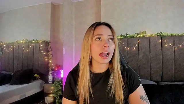 LanaMills  online show from February 7, 5:15 am