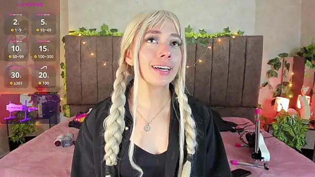 LanaMills  online show from April 5, 4:41 am