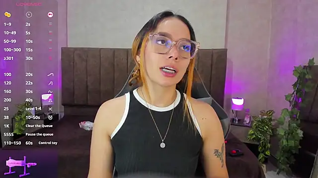 Snapshot of LanaMills_ chatting on September 14, 4:57 am LanaMills online show from September 14, 4:57 am