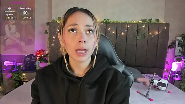 LanaMills  online show from February 19, 5:26 am