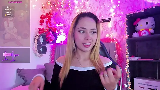 LanaMills  online show from February 1, 5:27 am