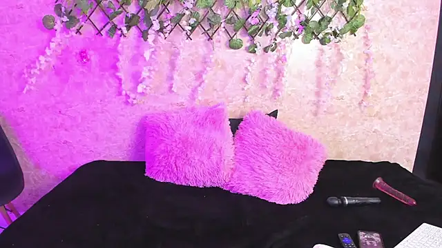 ImEmily444 online show from October 24, 7:57 pm