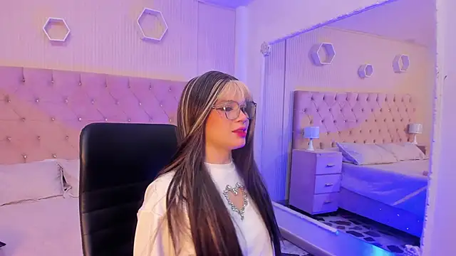 Snapshot of AphroditeSweet chatting on November 16, 9:08 pm AphroditeSweet online show from November 16, 9:08 pm