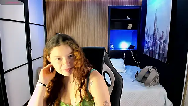 Snapshot of AphroditeSweet chatting on November 28, 1:44 pm AphroditeSweet online show from November 28, 1:44 pm