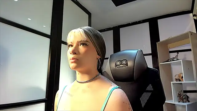 Snapshot of AphroditeSweet chatting on November 14, 9:29 pm AphroditeSweet online show from November 14, 9:29 pm