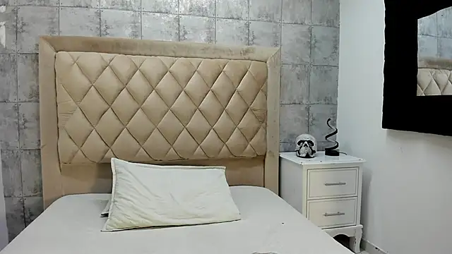 Snapshot of AphroditeSweet chatting on November 19, 9:59 pm AphroditeSweet online show from November 19, 9:59 pm