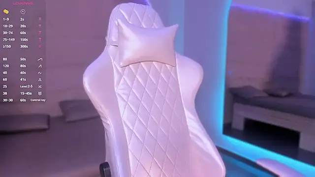 HannahMontgomery online show from March 4, 4:15 pm