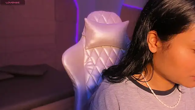 HannahMontgomery online show from March 2, 4:25 pm