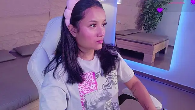 HannahMontgomery online show from July 29, 4:17 pm