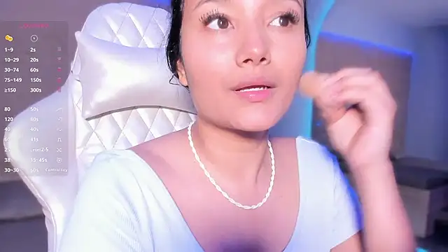 HannahMontgomery online show from February 28, 4:17 pm