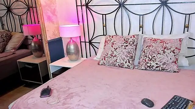 Nahomi key  online show from November 25, 7:47 pm