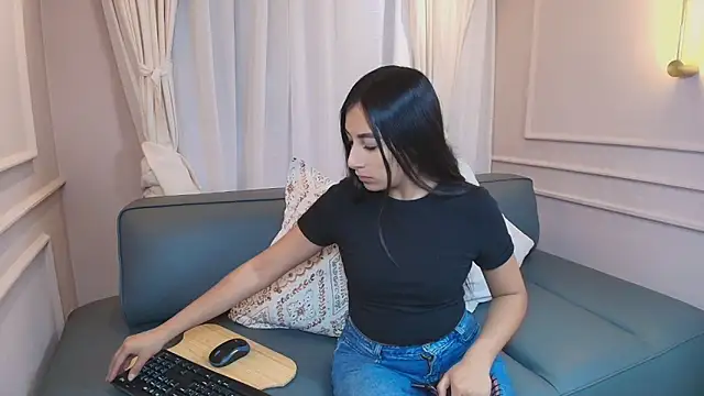 Nahomi key  online show from November 24, 7:47 pm