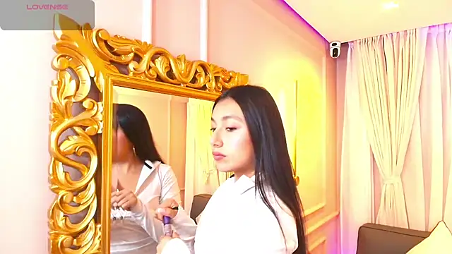 Nahomi key  online show from September 18, 8:01 pm