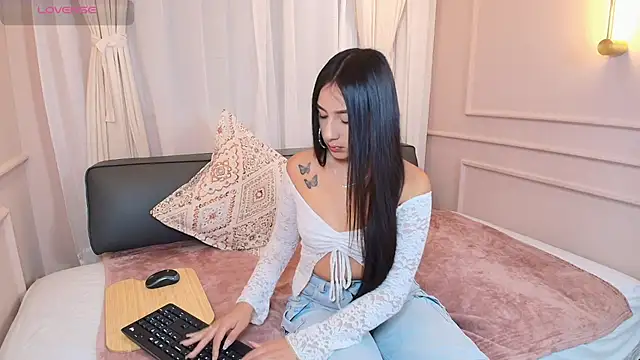 Nahomi key  online show from November 10, 8:14 pm