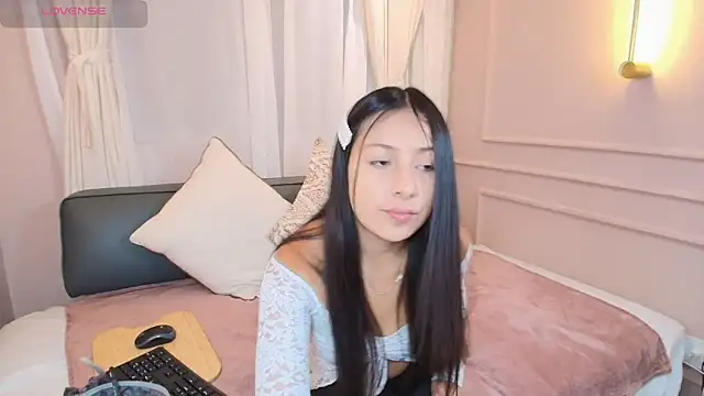 Nahomi key  online show from November 12, 7:51 pm