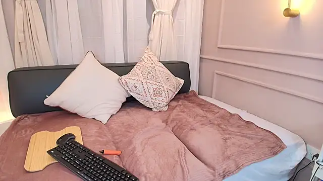 Nahomi key  online show from September 26, 7:43 pm