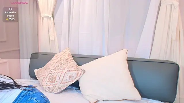 Nahomi key  online show from October 18, 7:38 pm