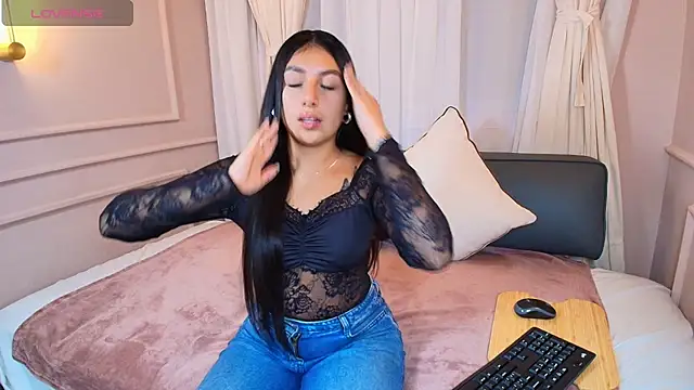 Nahomi key  online show from October 28, 7:57 pm