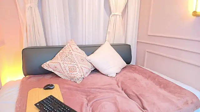 Nahomi key  online show from October 11, 7:59 pm