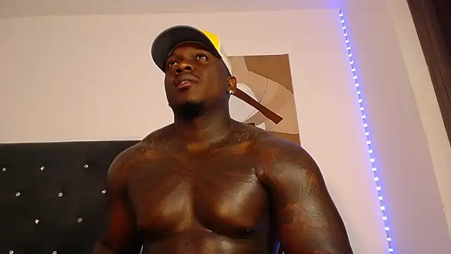 Snapshot of JoshMorri chatting on November 15, 12:03 am JoshMorri online show from November 15, 12:03 am