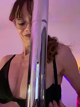 Chris06d22xh online show from April 15, 7:51 pm