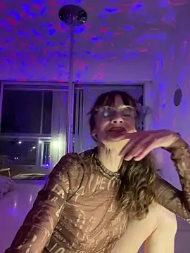 Chris06d22xh online show from April 16, 7:36 pm